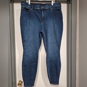 Like New! Womens Duluth Skinny Jeans